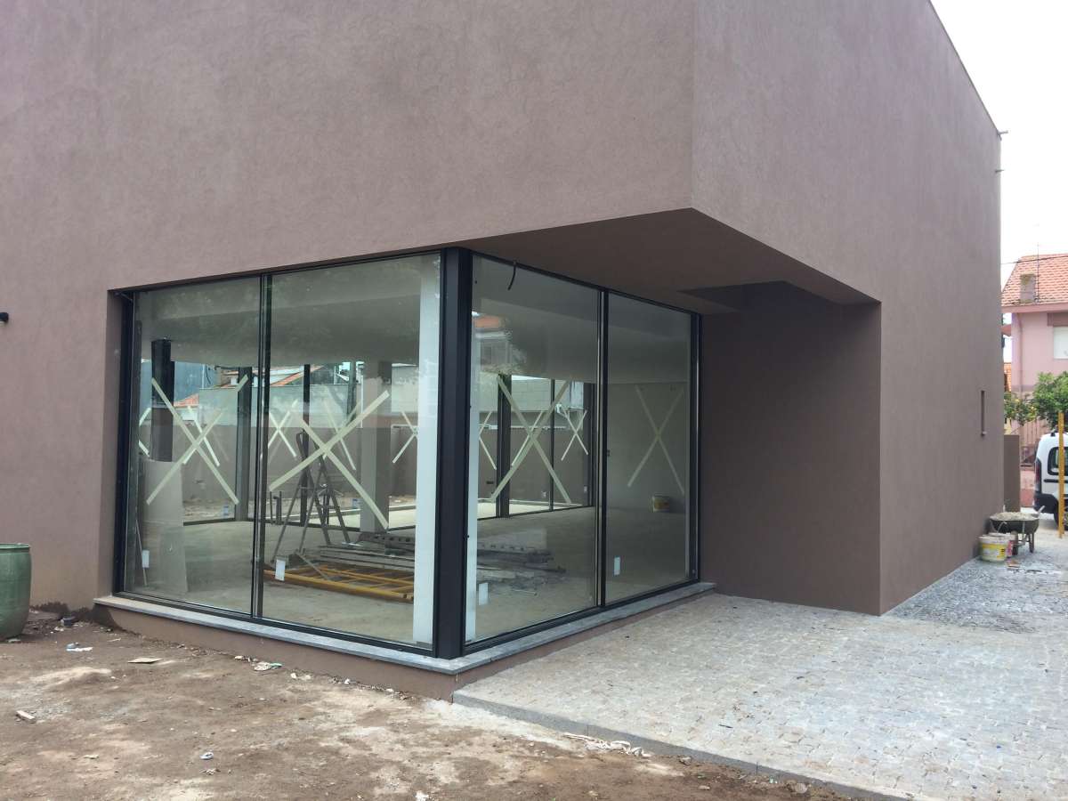 Marques Mendes Arq - Porto - Dog Fence Installation