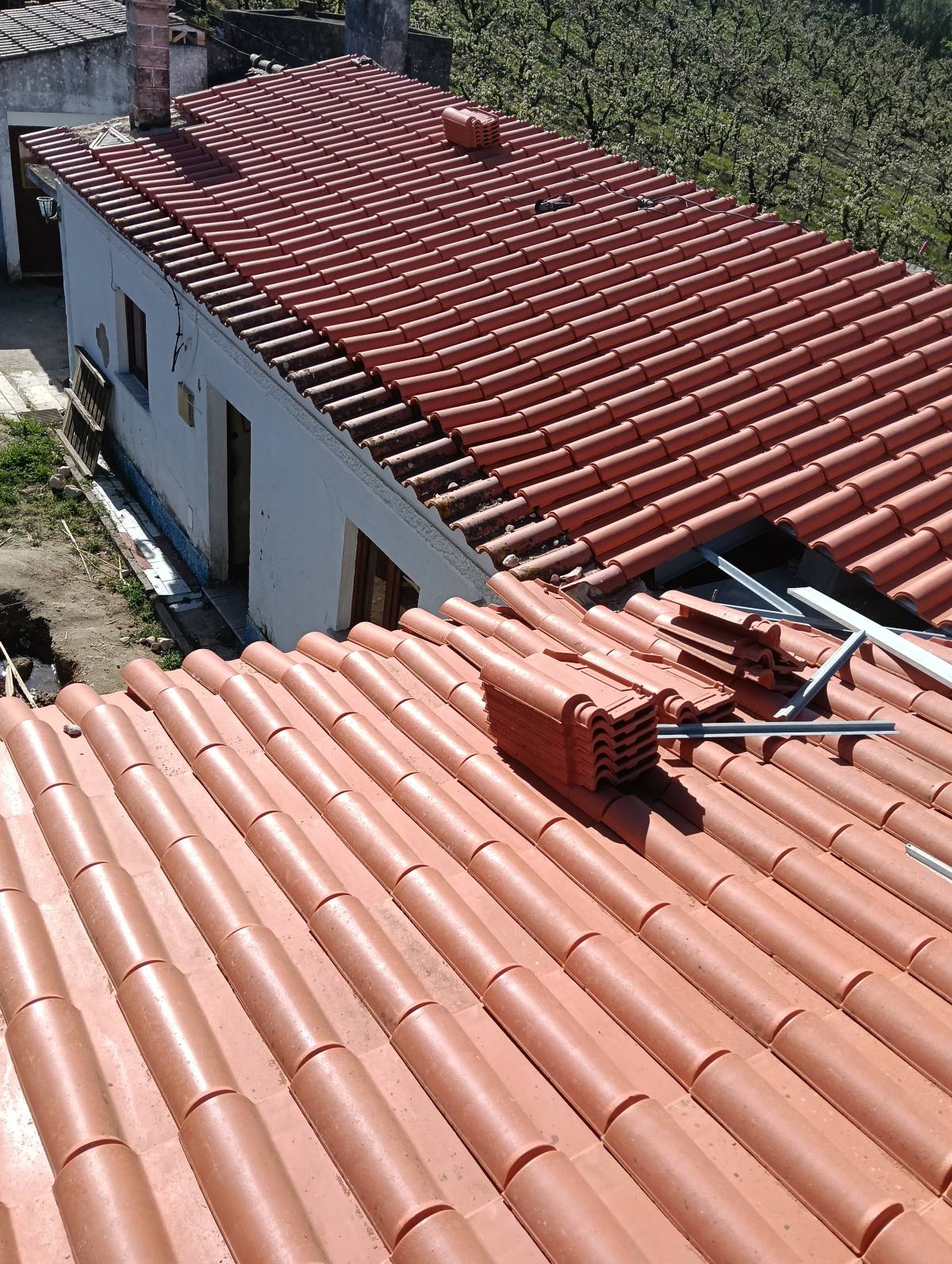Volutas e arestas unipessoal lda - Rio Maior - Servicio de pequeños trabajos
