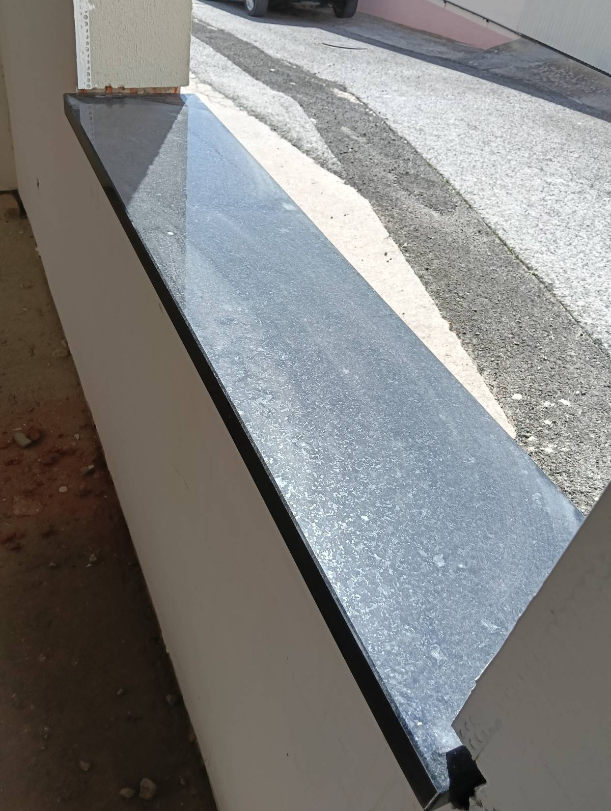 Volutas e arestas unipessoal lda - Rio Maior - Window Blinds Cleaning