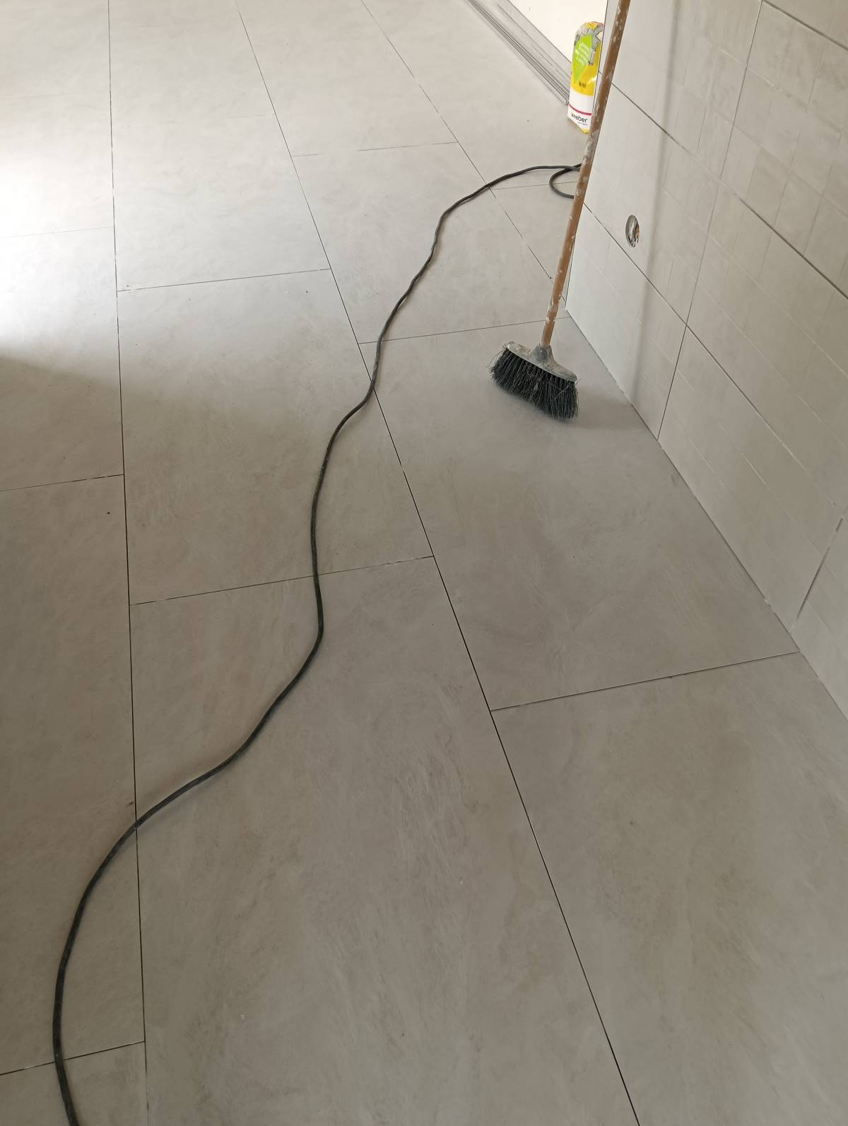Volutas e arestas unipessoal lda - Rio Maior - Limpieza de garajes
