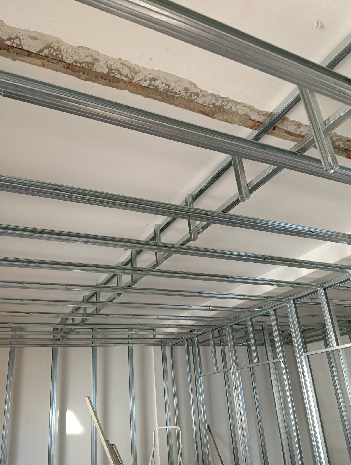 Volutas e arestas unipessoal lda - Rio Maior - Commercial Cleaning