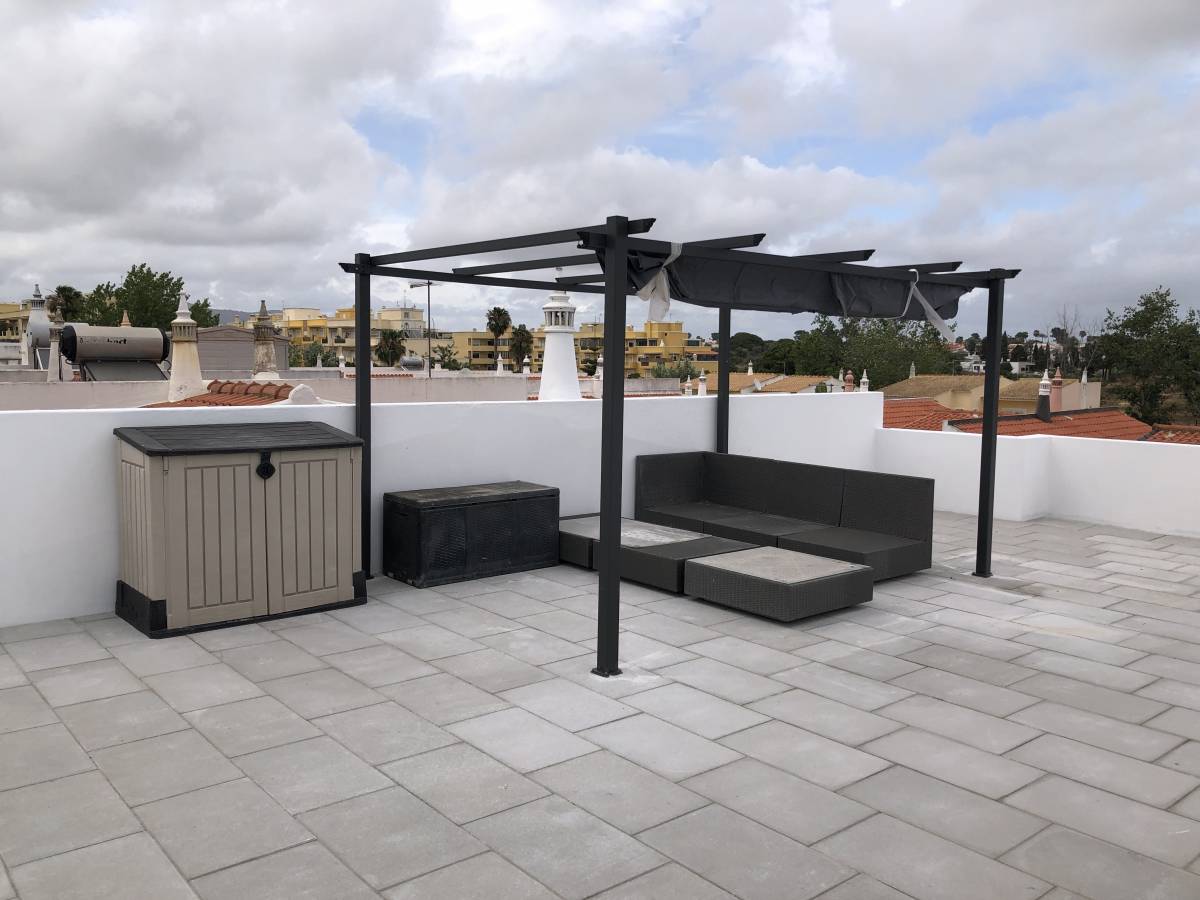 Remodela Construções - Faro - Roof Cleaning