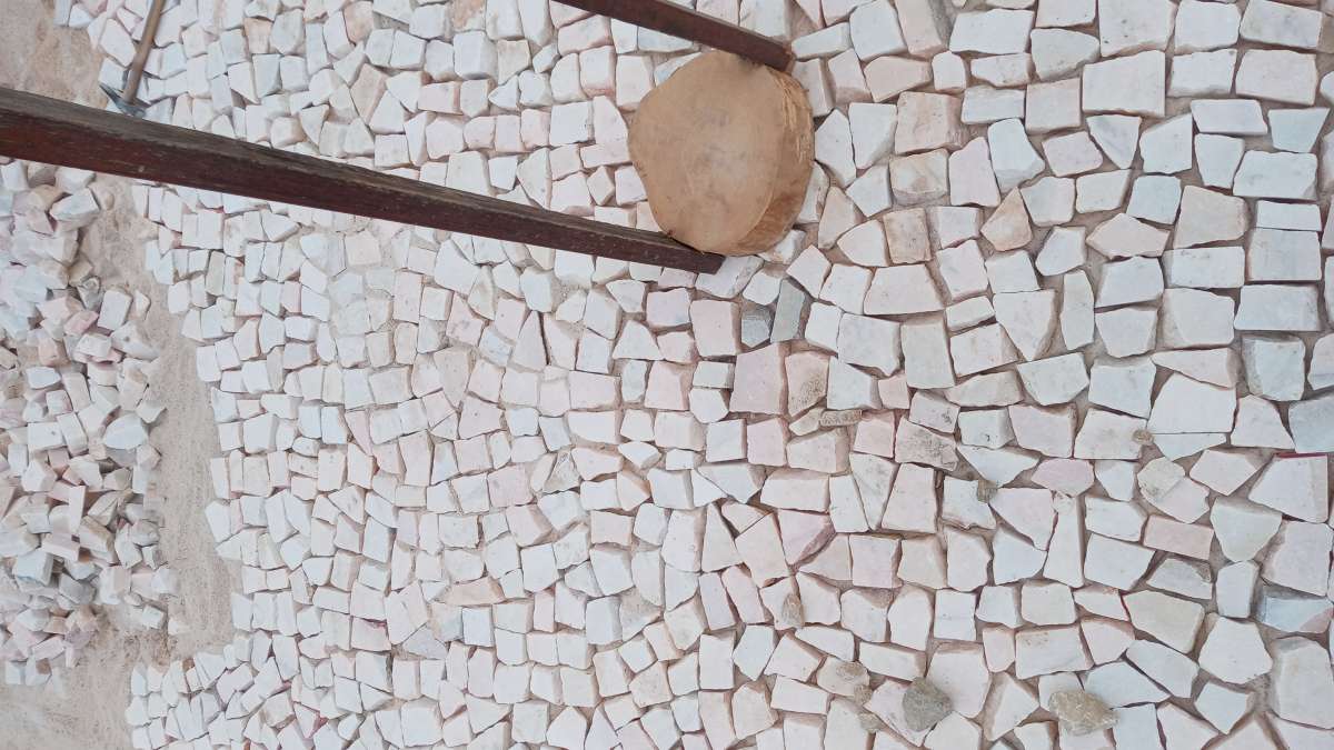 Lucas Linhares - Baião - Instalação de Pavimento em Pedra ou Ladrilho
