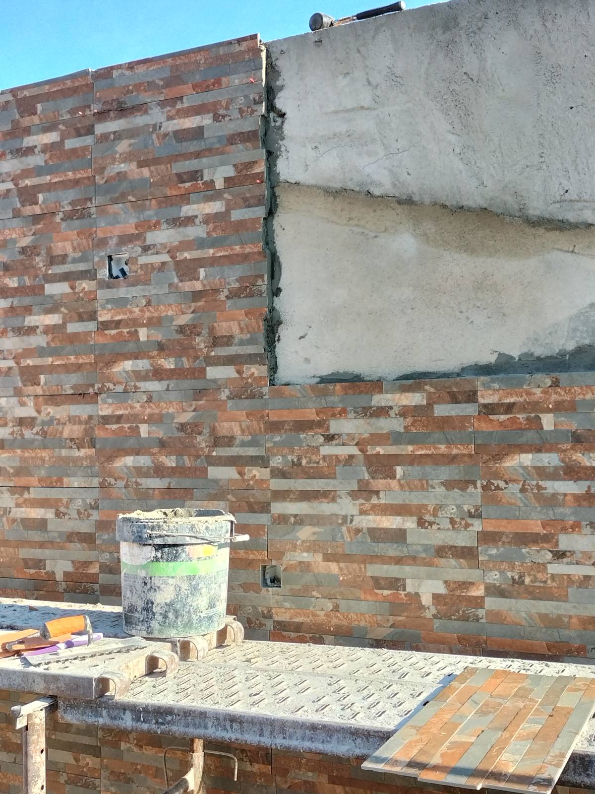 Volutas e arestas unipessoal lda - Rio Maior - Property Cleanup