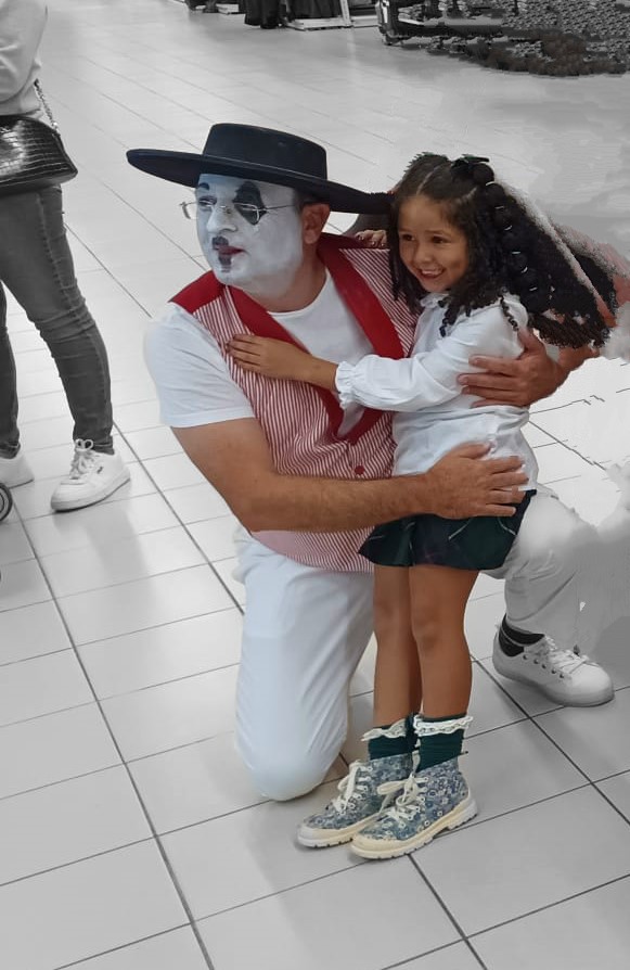 MimoNando - Lisboa - Costumed Character Entertainment