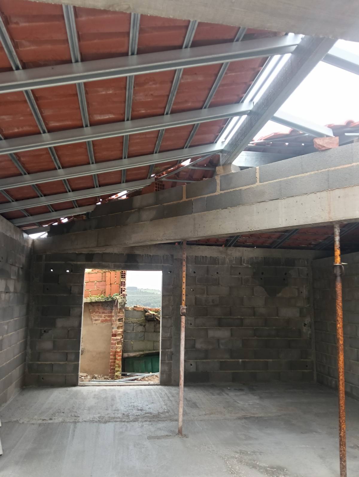 Volutas e arestas unipessoal lda - Rio Maior - Limpieza de tejados