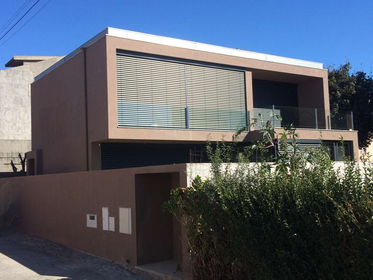 Marques Mendes Arq - Porto - Fence Installation
