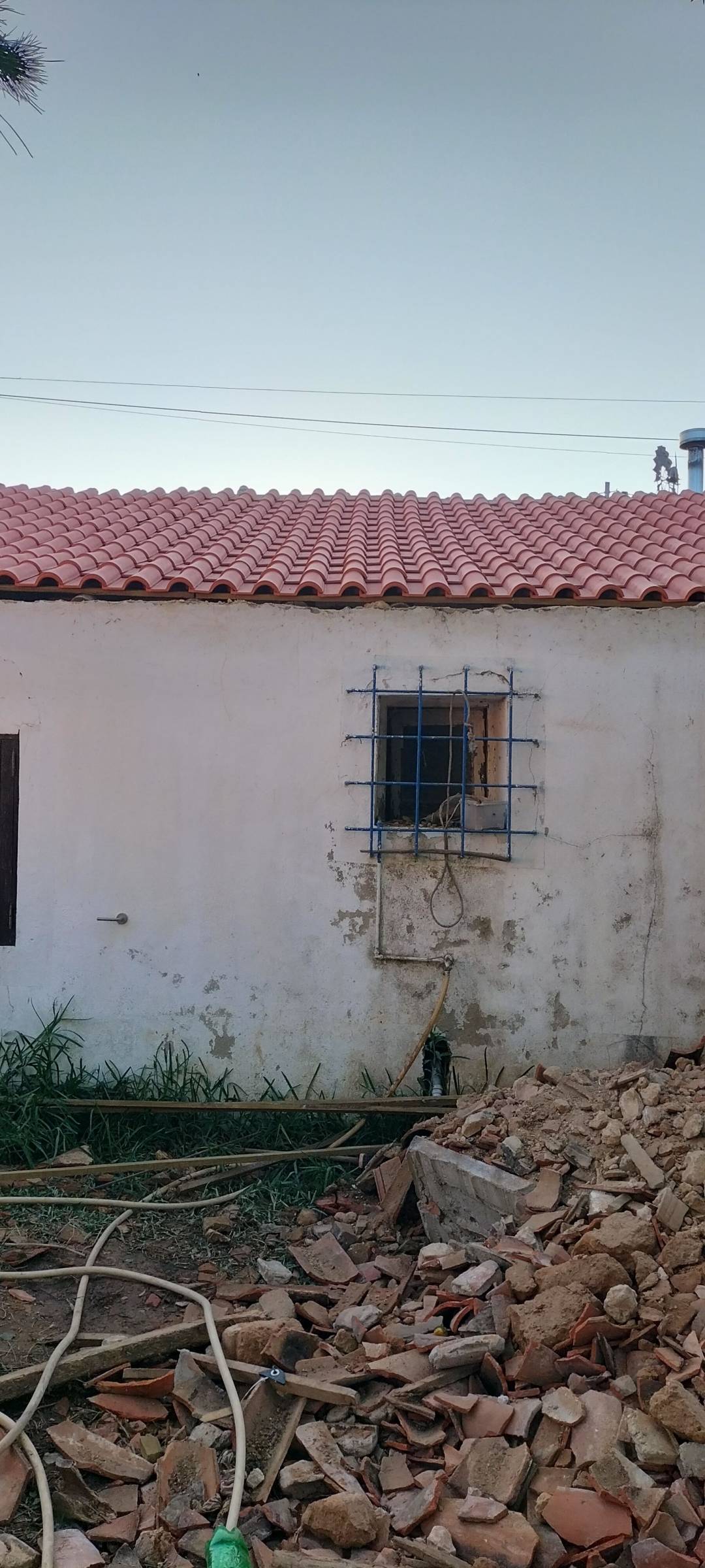 Volutas e arestas unipessoal lda - Rio Maior - Kitchen Tiling