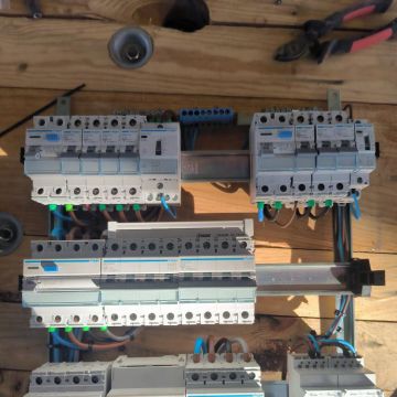 SV Santos & Varela | Eletricidade e Remodelações - Rio Maior - Installation des Sicherungs- oder Verteilerkastens