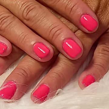 Luisa Gonçalves - Sesimbra - Manicure and pedicure
