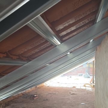 Volutas e arestas unipessoal lda - Rio Maior - Adición de pared interior