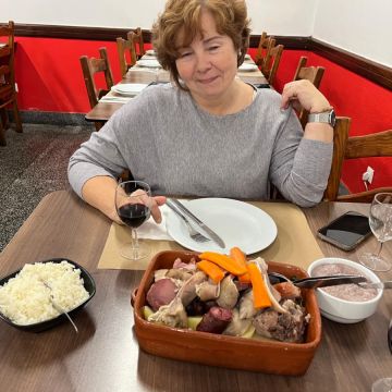 Cristina - Chaves - House Sitting