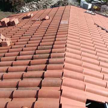 Volutas e arestas unipessoal lda - Rio Maior - Reparación de baldosas