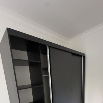 Wesley Finizola - Lisboa - Pool Table Assembly