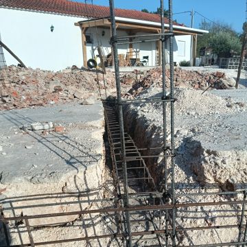 Volutas e arestas unipessoal lda - Rio Maior - Baldosas