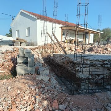 Volutas e arestas unipessoal lda - Rio Maior - Instalación de baldosas