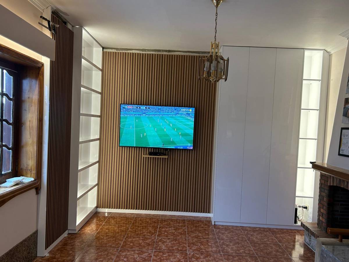 Vítor Silva - Barcelos - Stone or Tile Flooring Installation