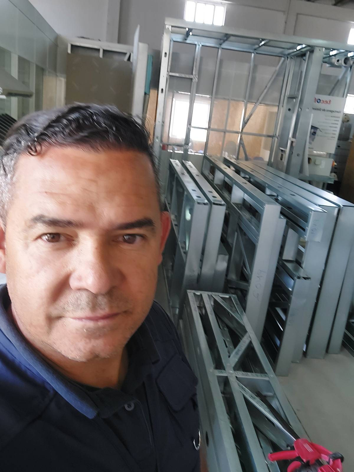 Roberto Magno - Albufeira - Instalação de Tubos de Canalização