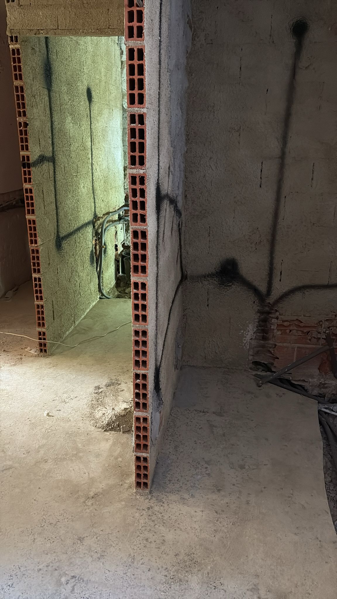 Wolf work remodelação - Almada - Caulking