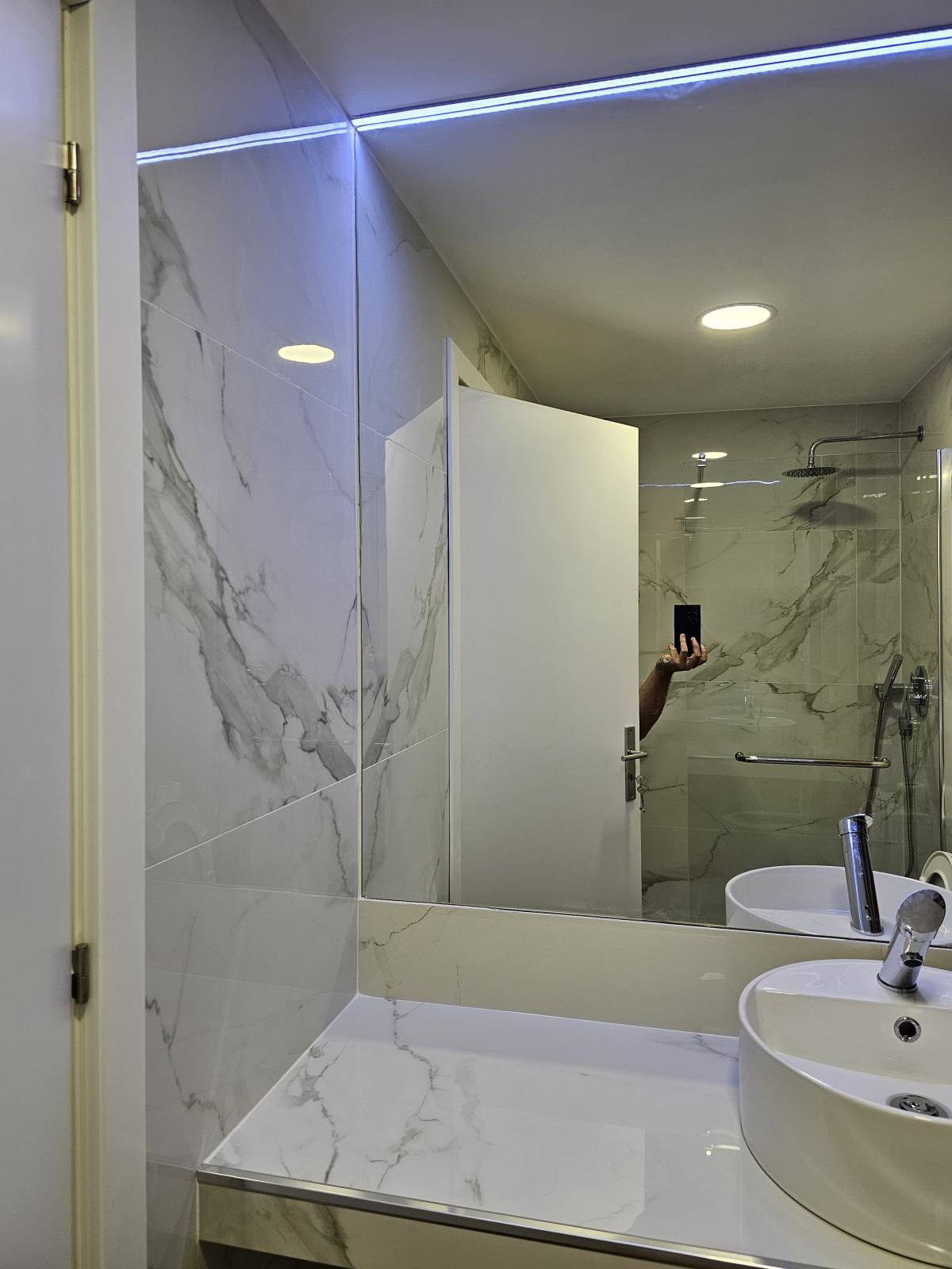 Luis Pacheco - Paredes - Bathroom Remodel