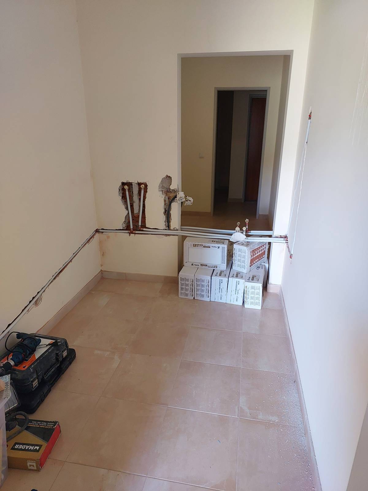 Santos remodelação - Faro - Tile Installation