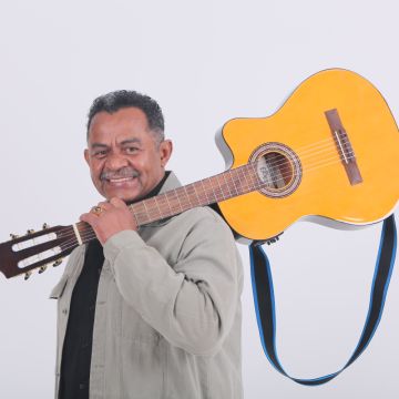 PAULO GUEDES - Vila Nova de Gaia - Animação com Cantores