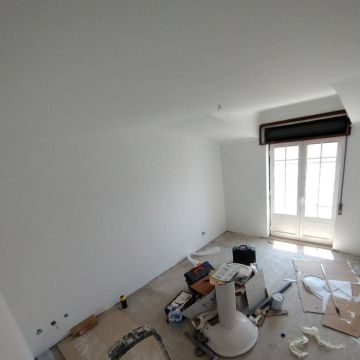 KELVYN ALENCAR PINTURA RESIDENCIAL E OUTROS - Entroncamento - Reparação ou Substituição de Pavimento em Madeira