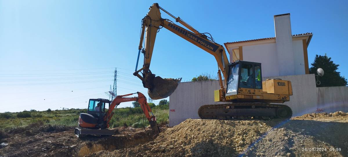 Hmax escavação e movimentação de terras - Lisboa - Land Leveling and Grading - Large Scale (more than 1 acre)