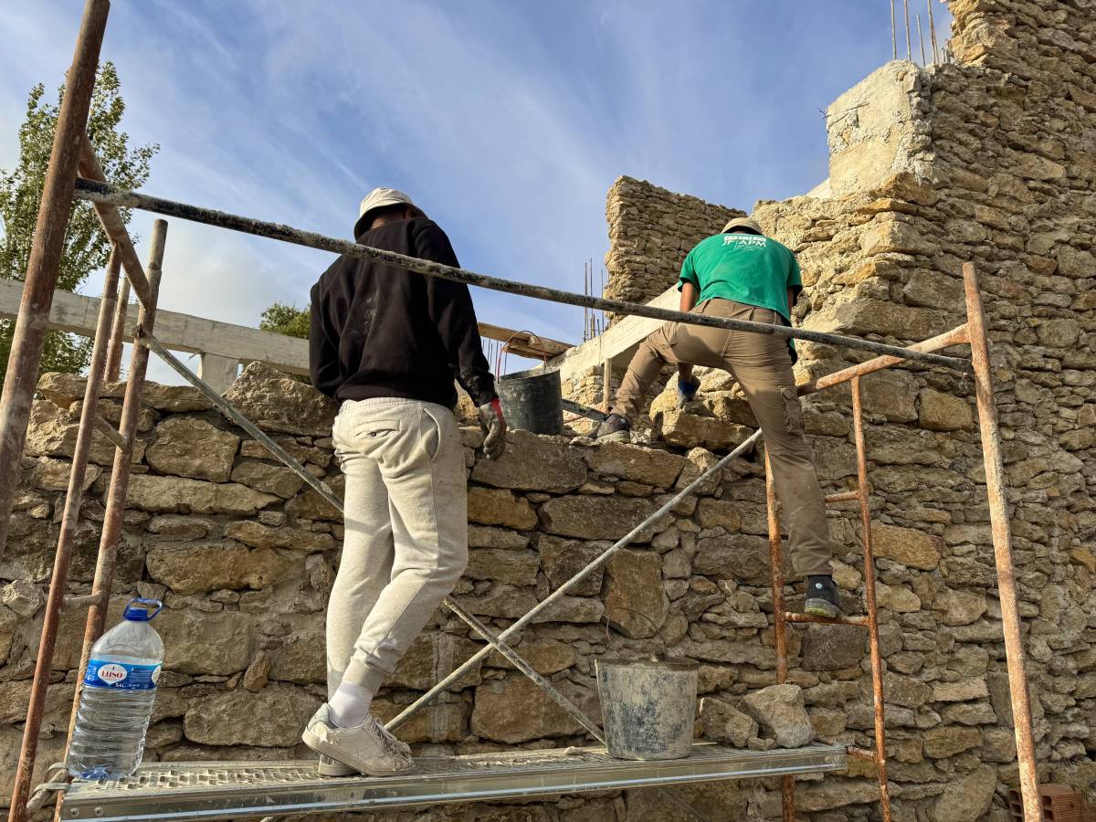 Diogo Trajano Agora lá Fora - Mafra - Instalação de Pavimento em Pedra ou Ladrilho