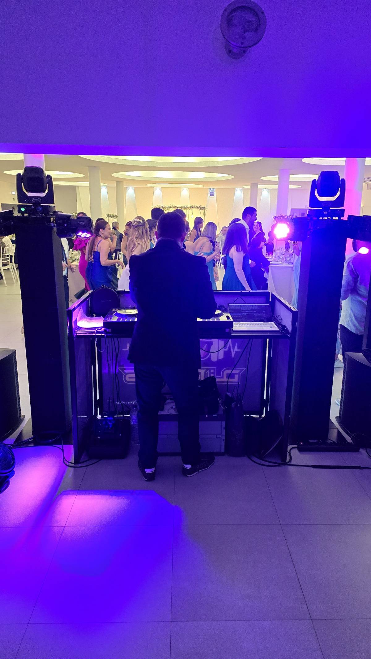 DJ Renas - Renas Party Groove - Anadia - DJ