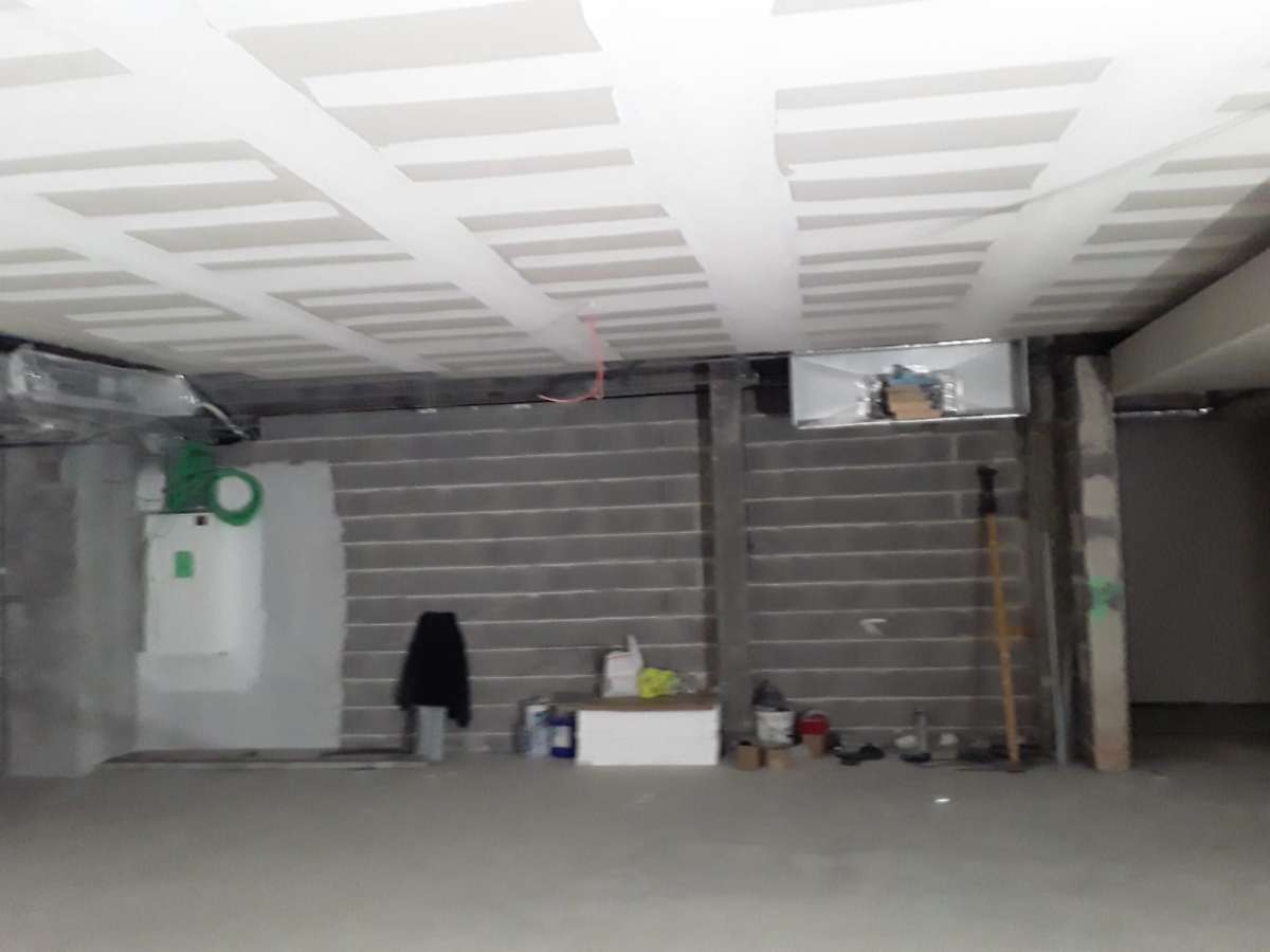 Edemilson Marins - Sintra - Carpet Installation