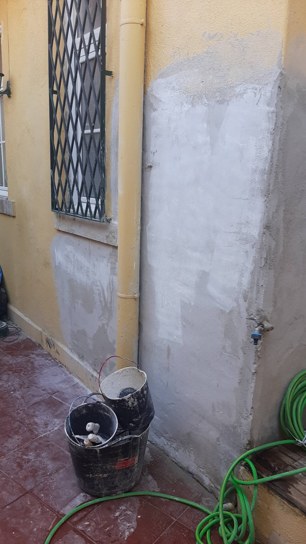 Tiago - Lisboa - Installation ou remplacement de gouttières