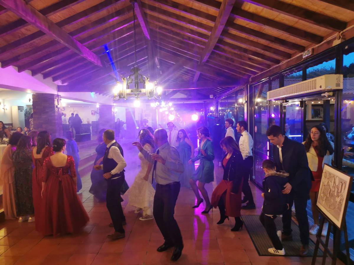 DJ Renas - Renas Party Groove - Anadia - Event DJ