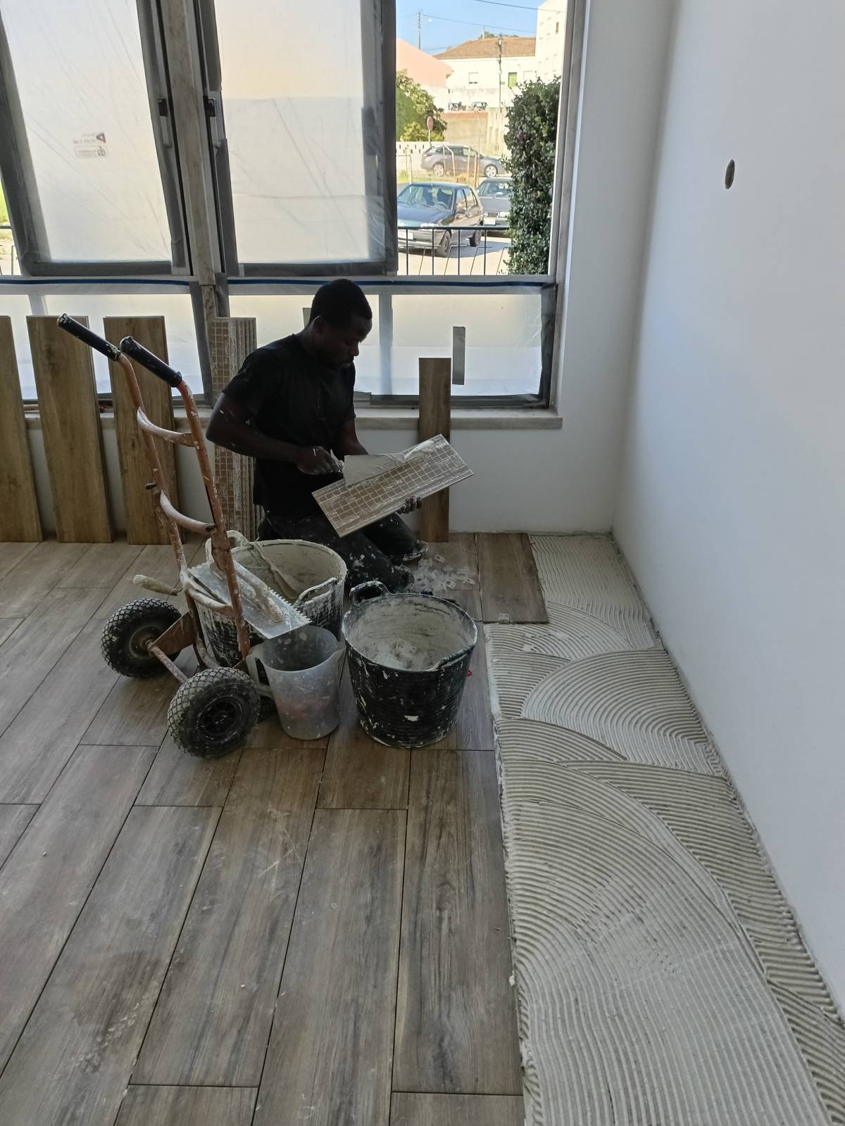 Luís Pladur - Vila Franca de Xira - Pose de carrelage