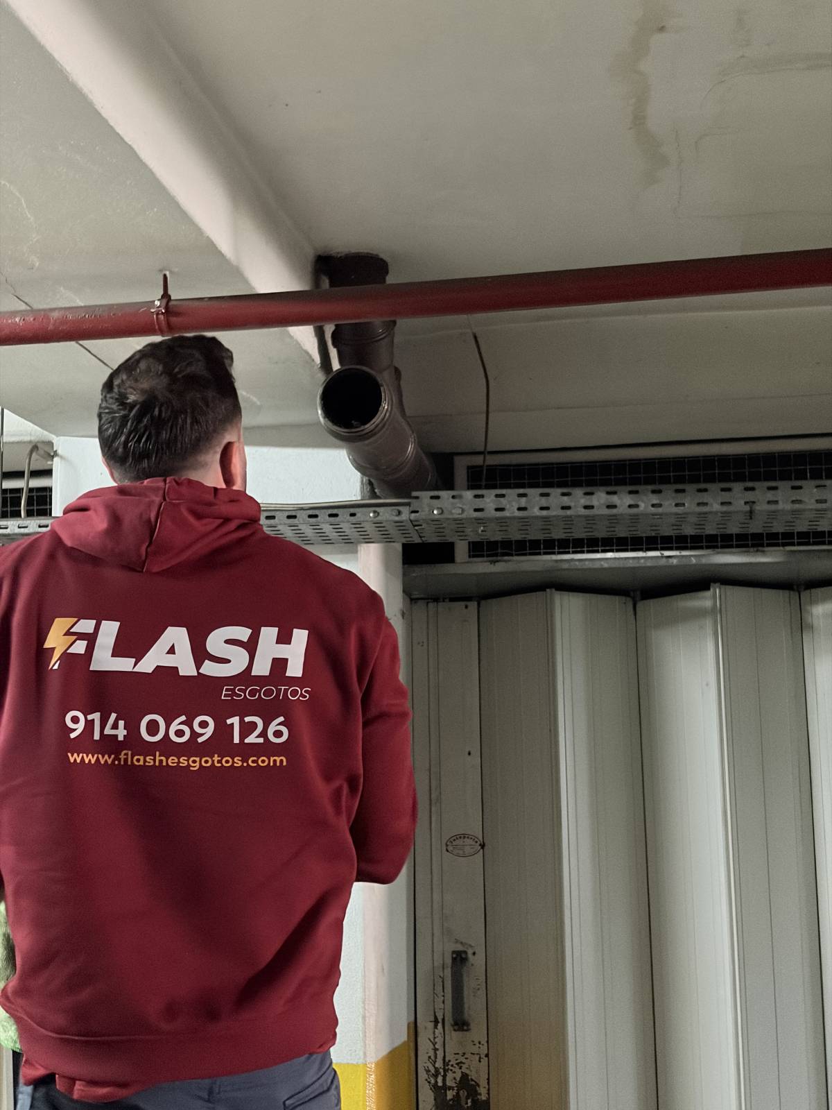 Flash Esgotos Desentupimentos - Porto - Fontanería