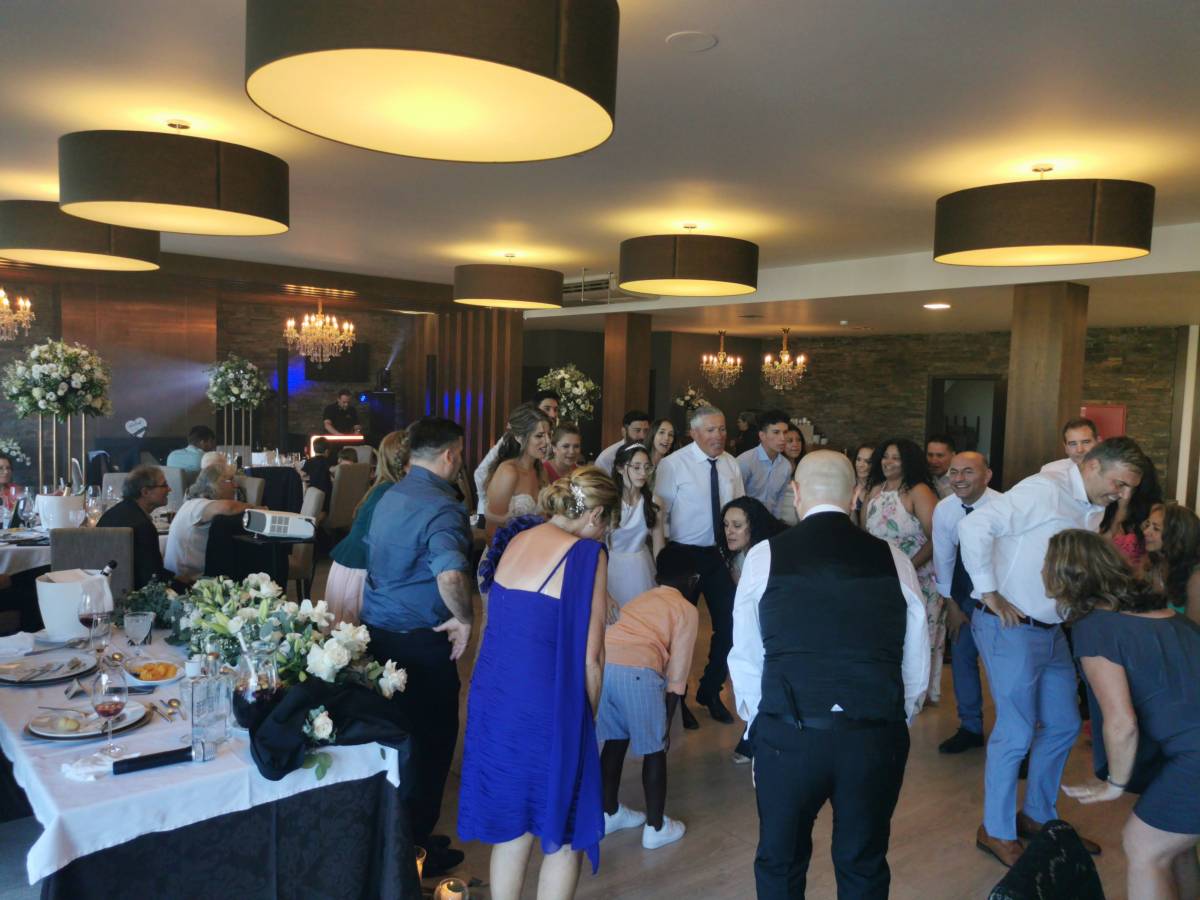 DJ Renas - Renas Party Groove - Anadia - Wedding DJ
