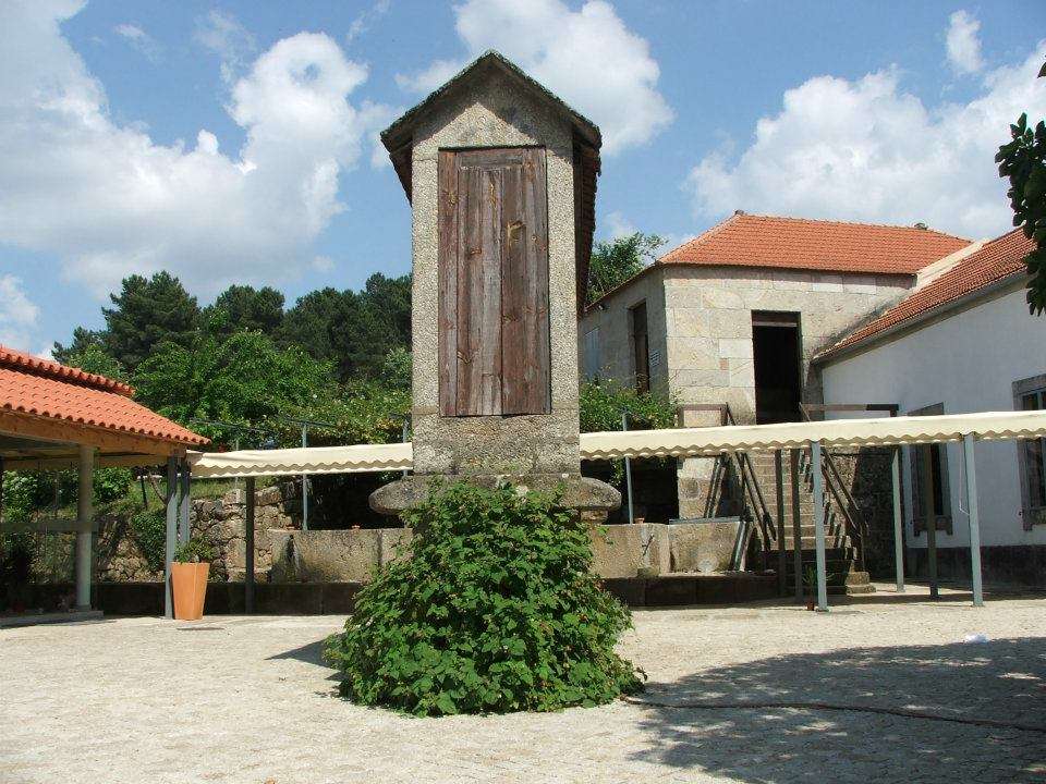 André Santos - Vila Real - Chocolate Fountain Rental