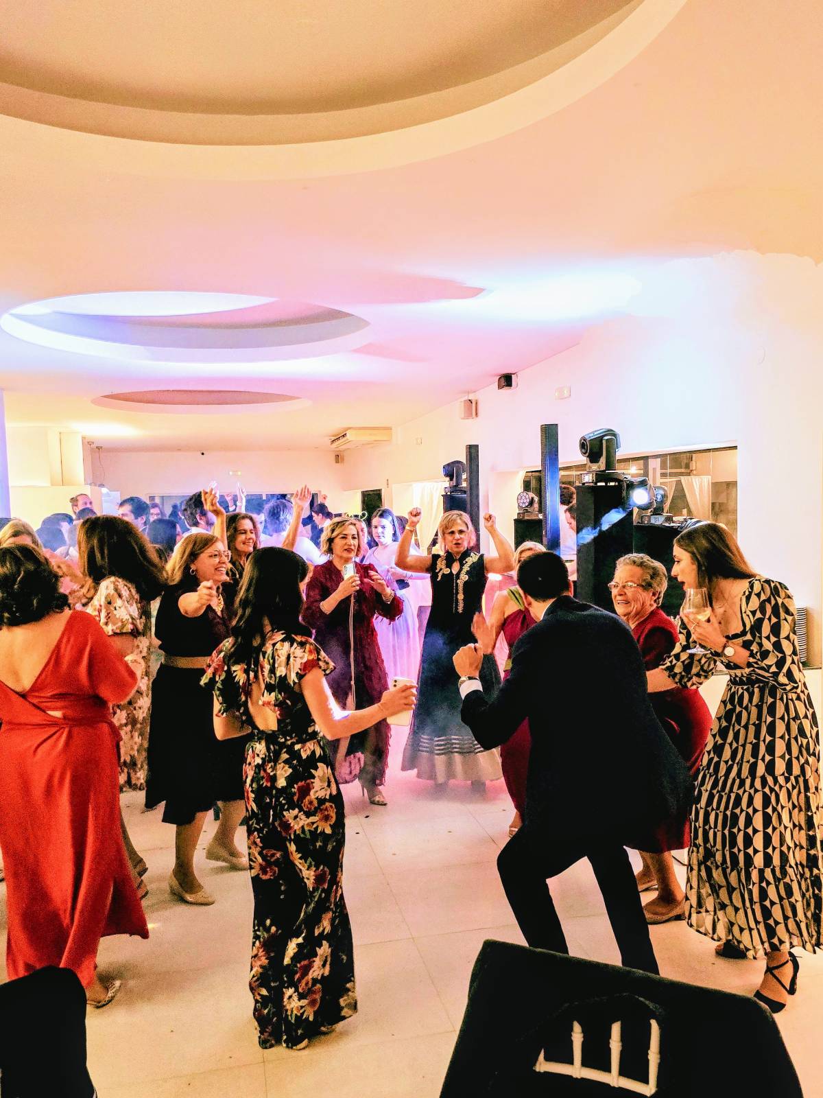 DJ Renas - Renas Party Groove - Anadia - DJ
