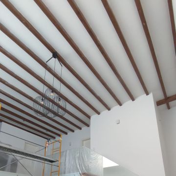 Rodrigues Remodelações - Cinfães - Trockenbau reparieren und Oberflächenstruktur geben