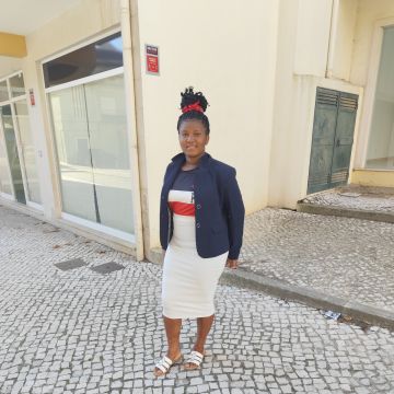 Cuidar dos idosos,limpezas,cozinhar,passar a roupa,Ama das crianças, - Entroncamento - Organização da Casa