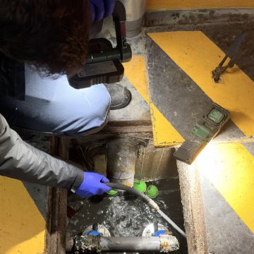 Flash Esgotos Desentupimentos - Porto - Mantenimiento y limpieza de canaletas