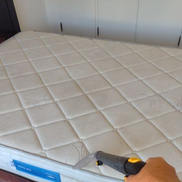 SOS estofos limpeza de sofás colchões carpetes tapetes e afins - Coimbra - Polsterer