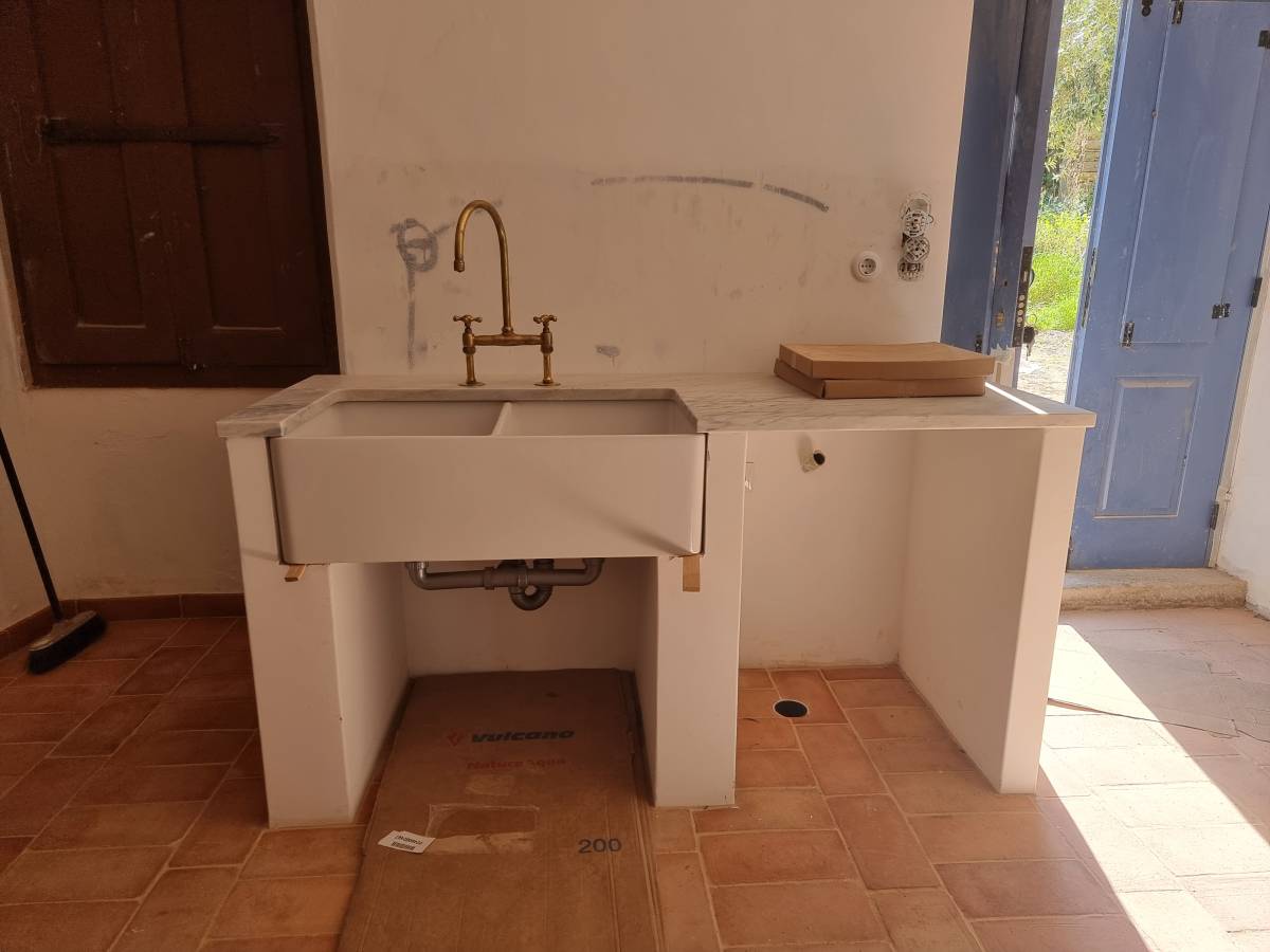 EHN CIVIL ENGENHARIA E CONSTRUCÃO UNIPESSOAL LDA - Tomar - Adición de pared interior