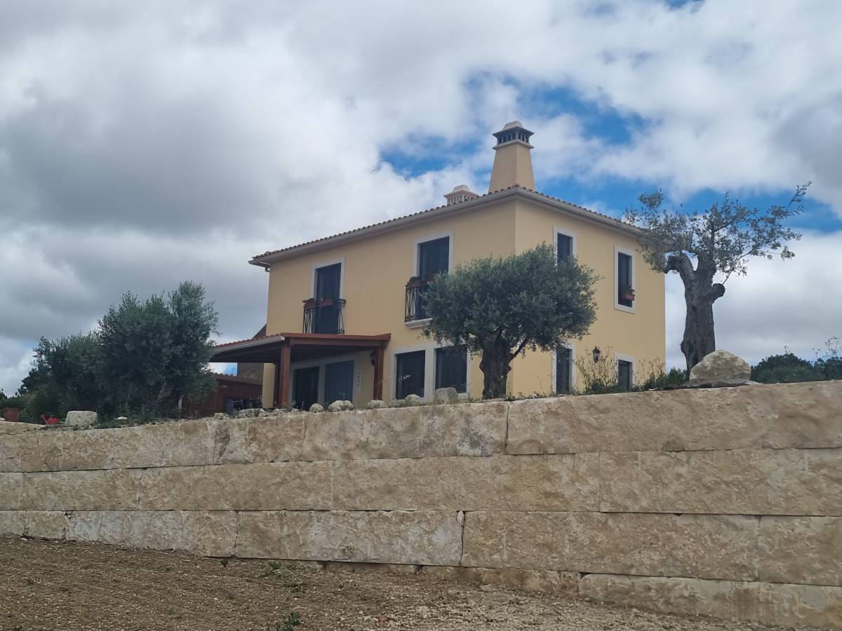 EHN CIVIL ENGENHARIA E CONSTRUCÃO UNIPESSOAL LDA - Tomar - Remodelaciones de casas