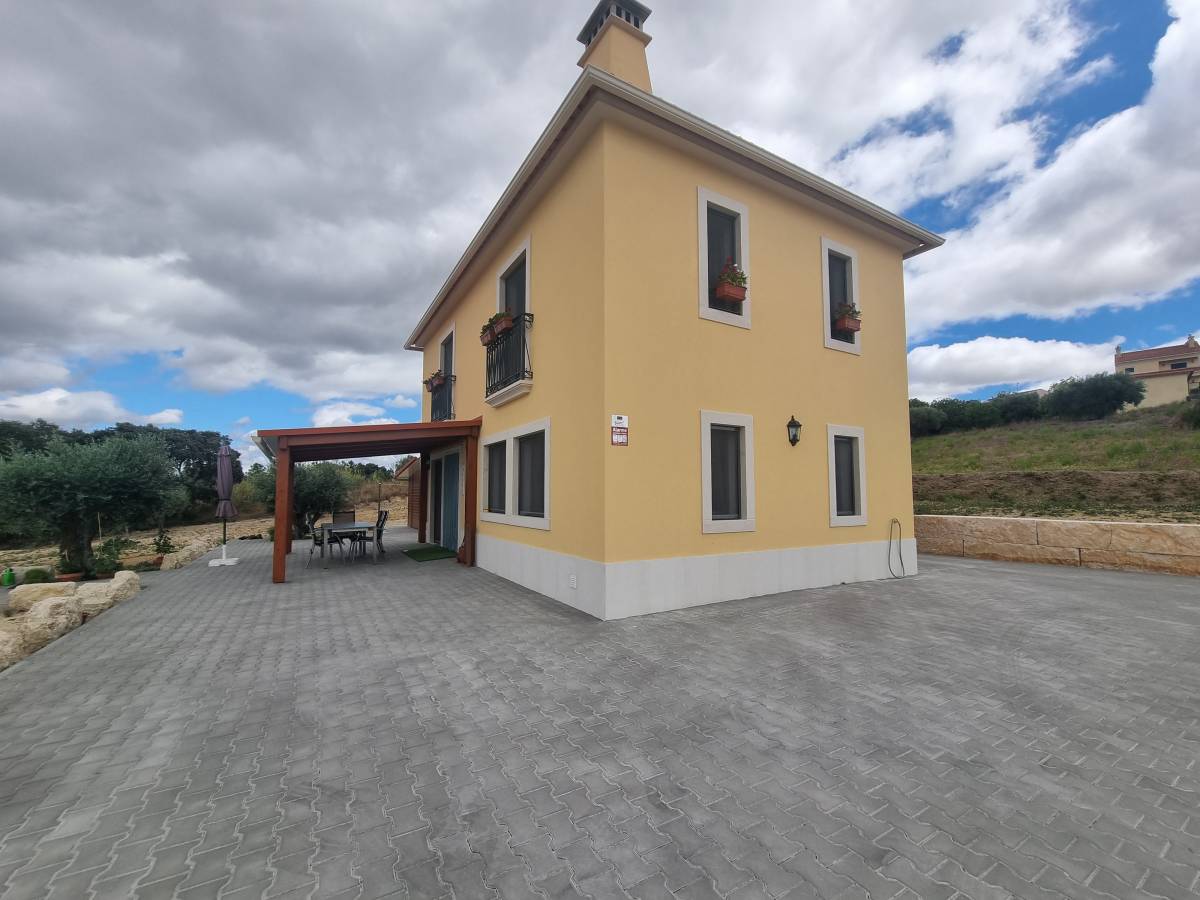 EHN CIVIL ENGENHARIA E CONSTRUCÃO UNIPESSOAL LDA - Tomar - Eliminación de amianto
