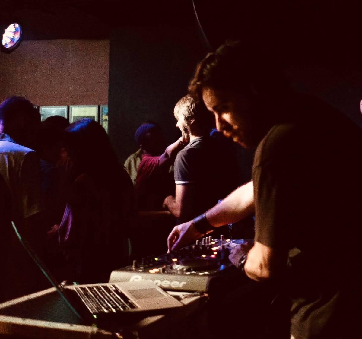 Pedro Rodrigues - Técnico Audiovisual, DJ - Mafra - DJ