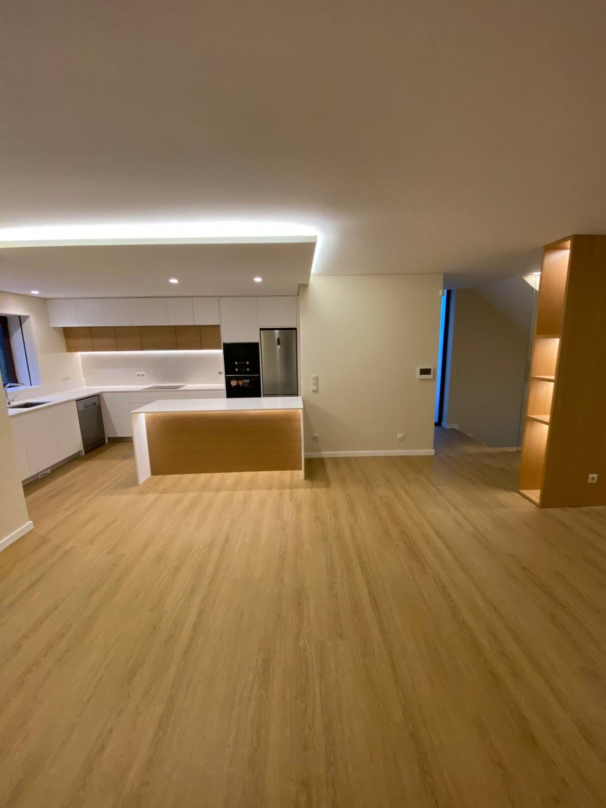 Ayron - Maia - Remodel a Room
