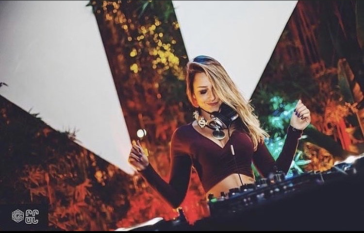 DJ Cris Fernandes - Vila Nova de Gaia - DJ para Casamentos