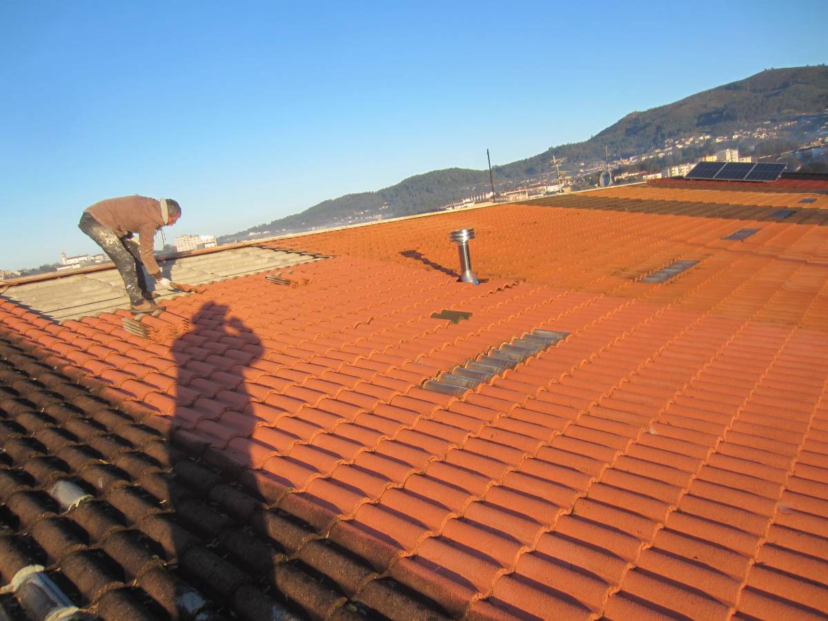 Pinturas Pinheiro - Amares - Instalación de suelos de baldosas o piedras