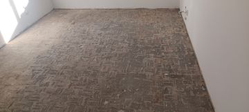 Laminate and Vinyl Flooring Specialist